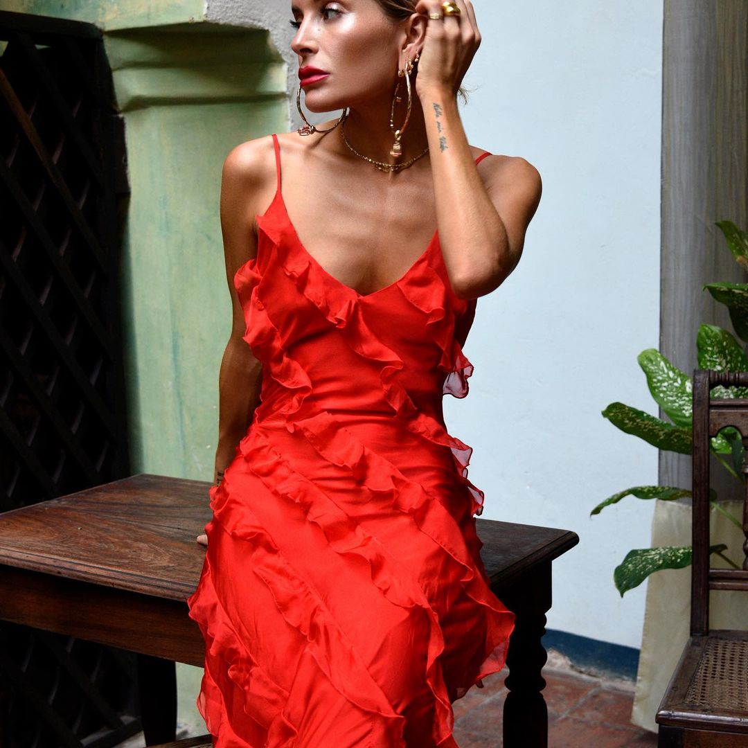 Ruffled Maxi Dress – Figure-Hugging Evening Style with Spaghetti Straps