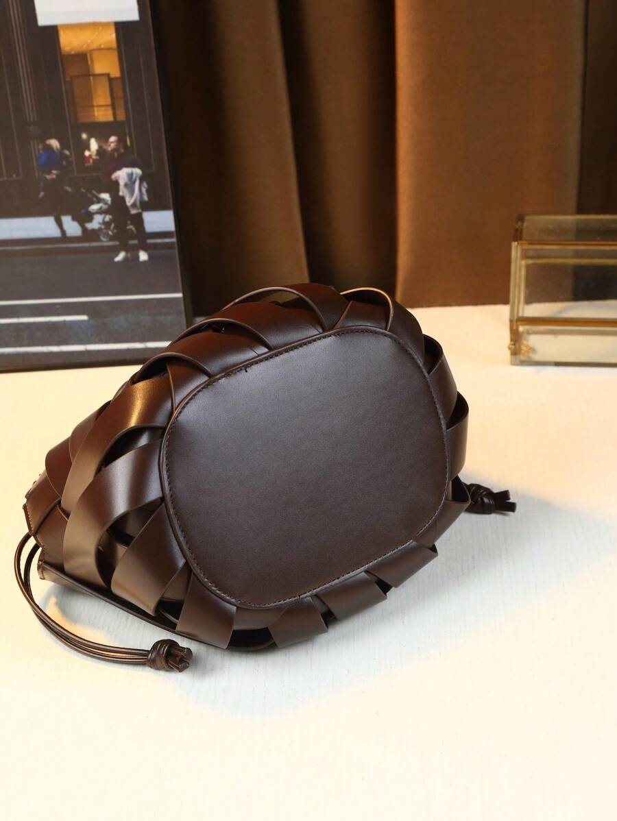 2025 Woven Design Women's Tote Bag - Inverted Triangle Casual Commuter Bag