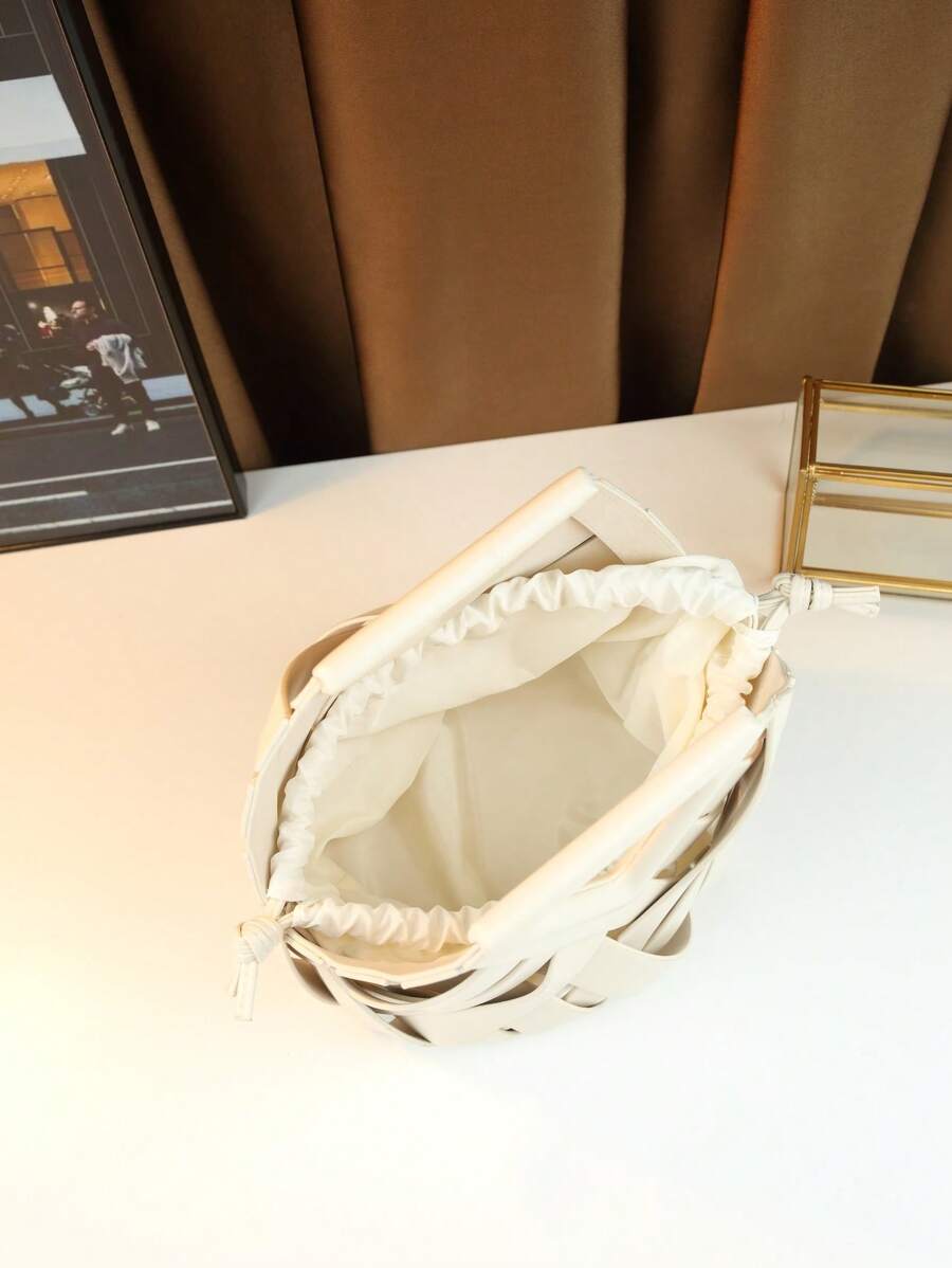 2025 Woven Design Women's Tote Bag - Inverted Triangle Casual Commuter Bag