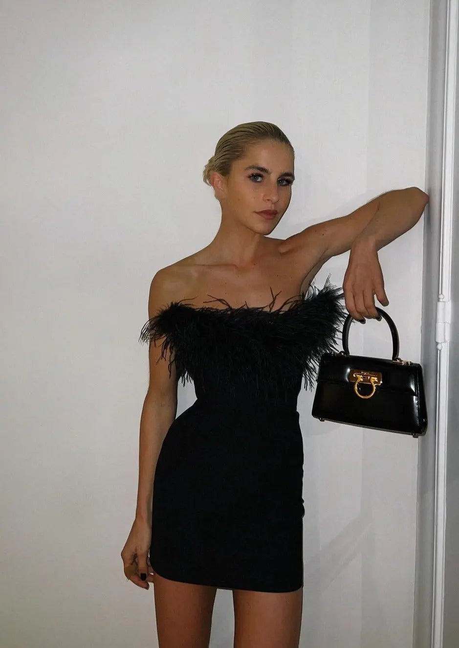 Elegant Mini Dress – Timeless Feminine Design