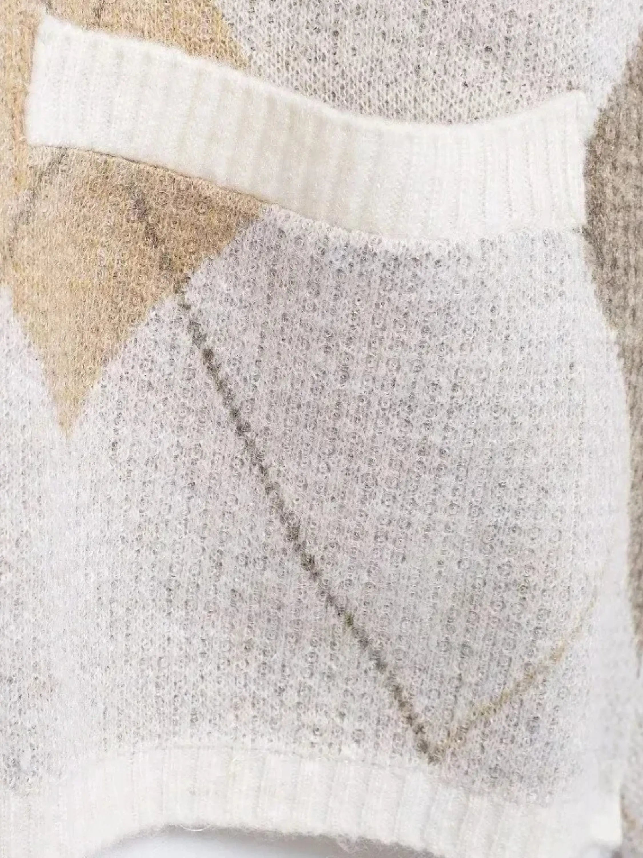 Argyle Pattern Cardigan