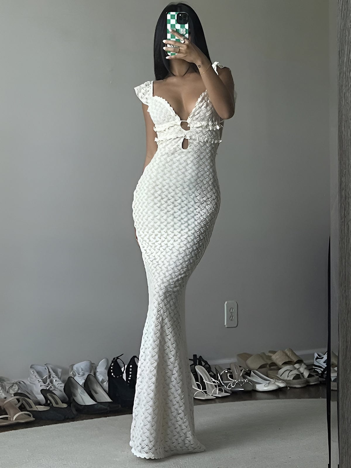 Backless Seductive Dress with Décolletage