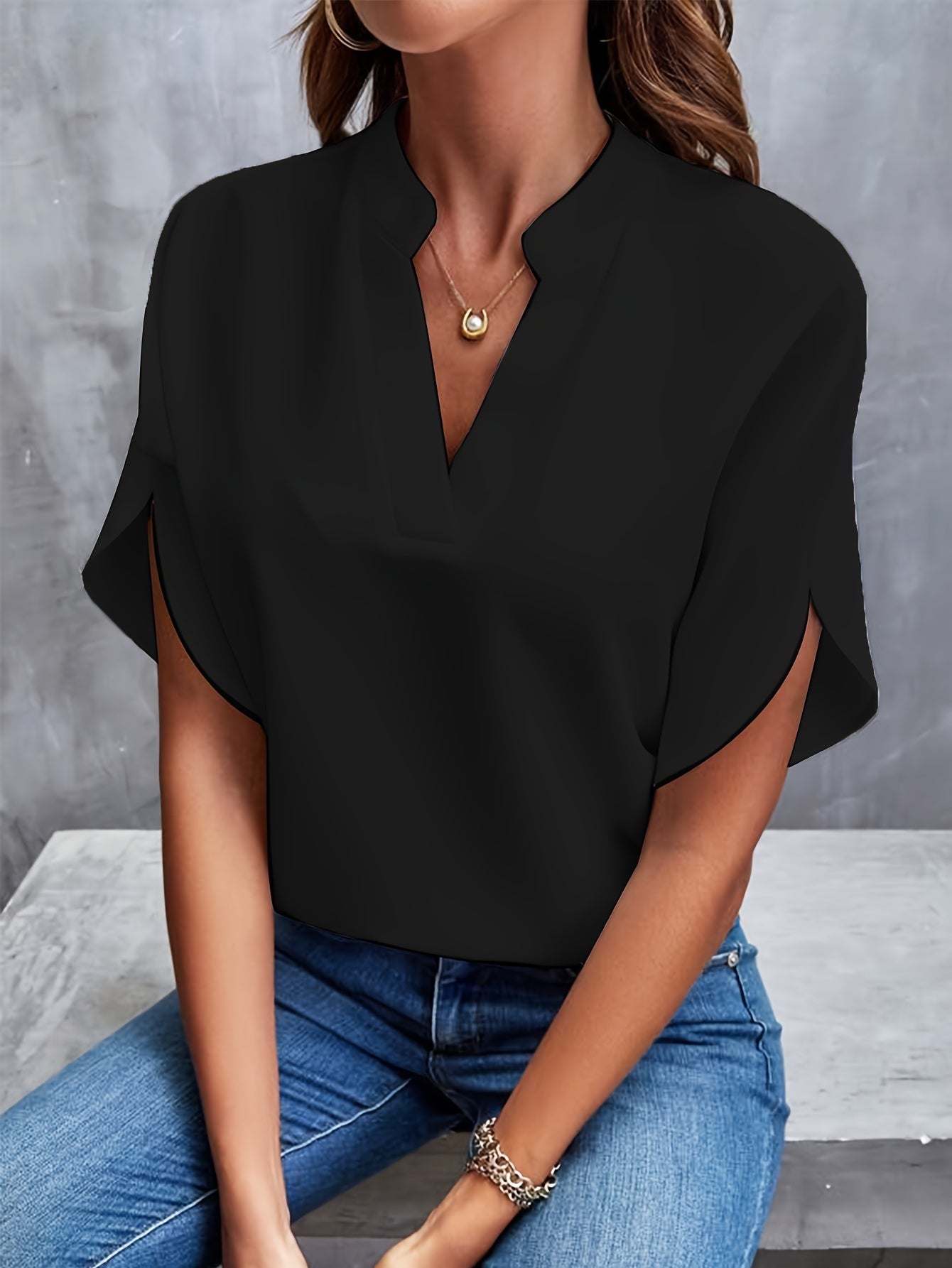 Lightweight Stylish Blouse for Any Occasion