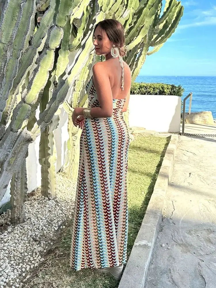 Backless Boho Maxi Dress with Retro Wave Pattern