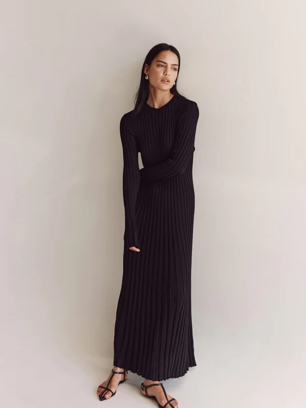 Seora Black Ribbed Maxi Dress