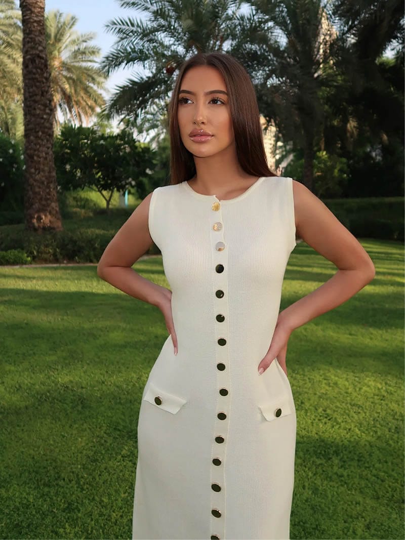 Elegant Button Detail Sleeveless Maxi Dress – Timeless Sophistication