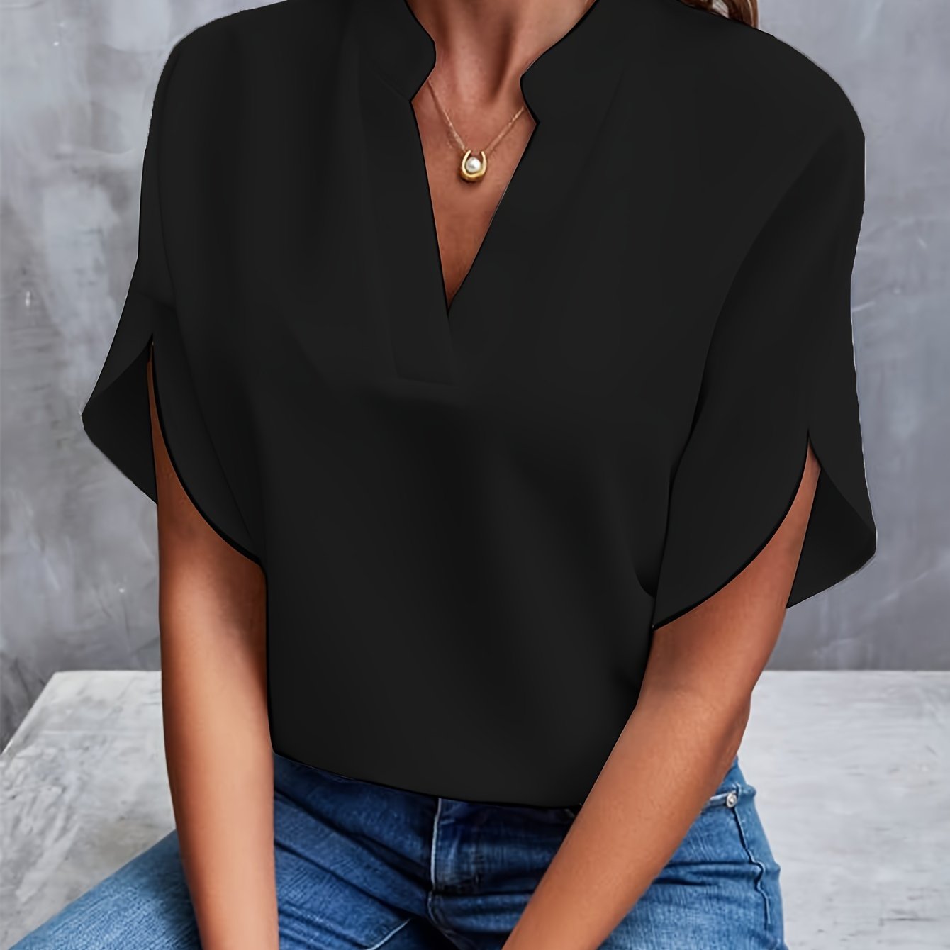Lightweight Stylish Blouse for Any Occasion