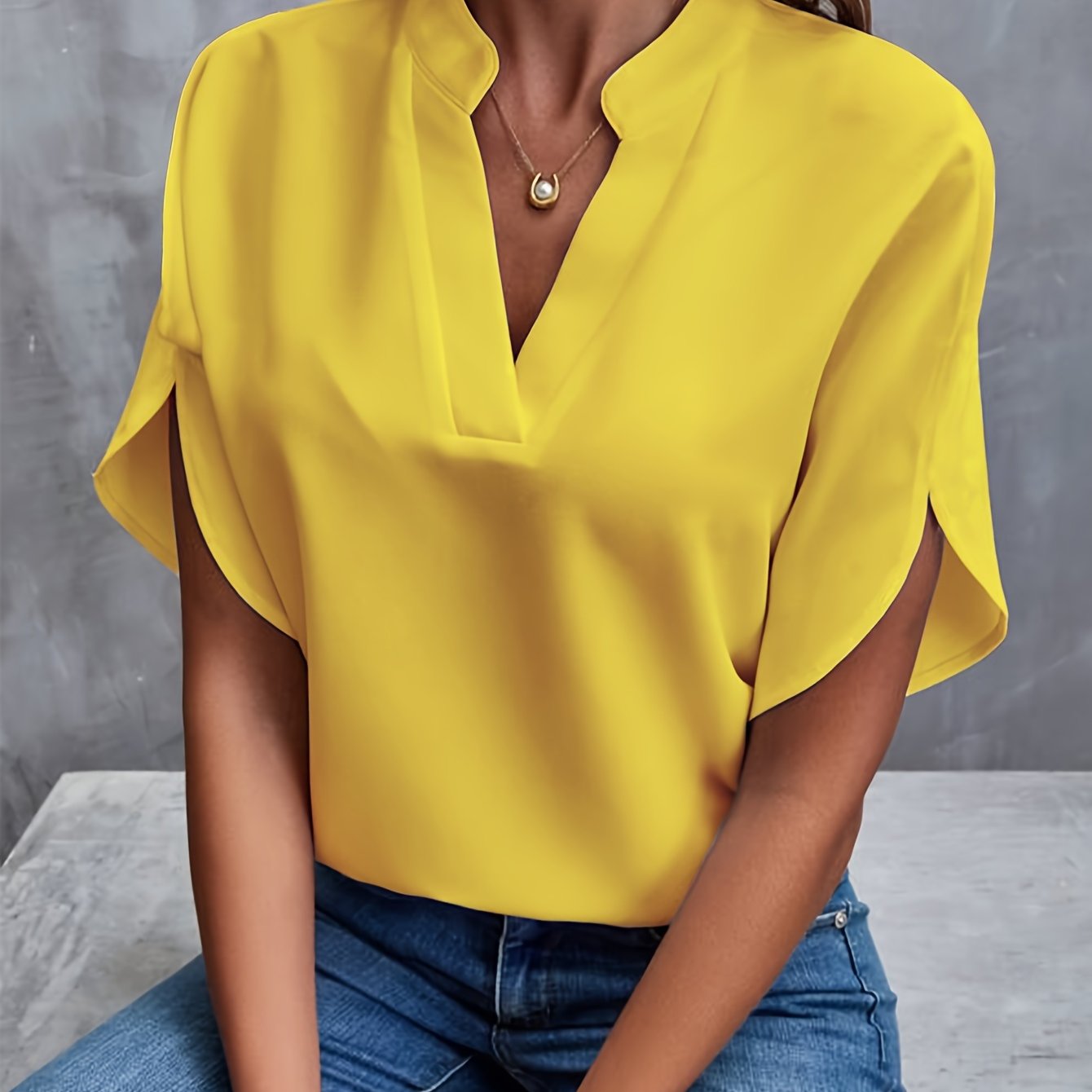 Lightweight Stylish Blouse for Any Occasion