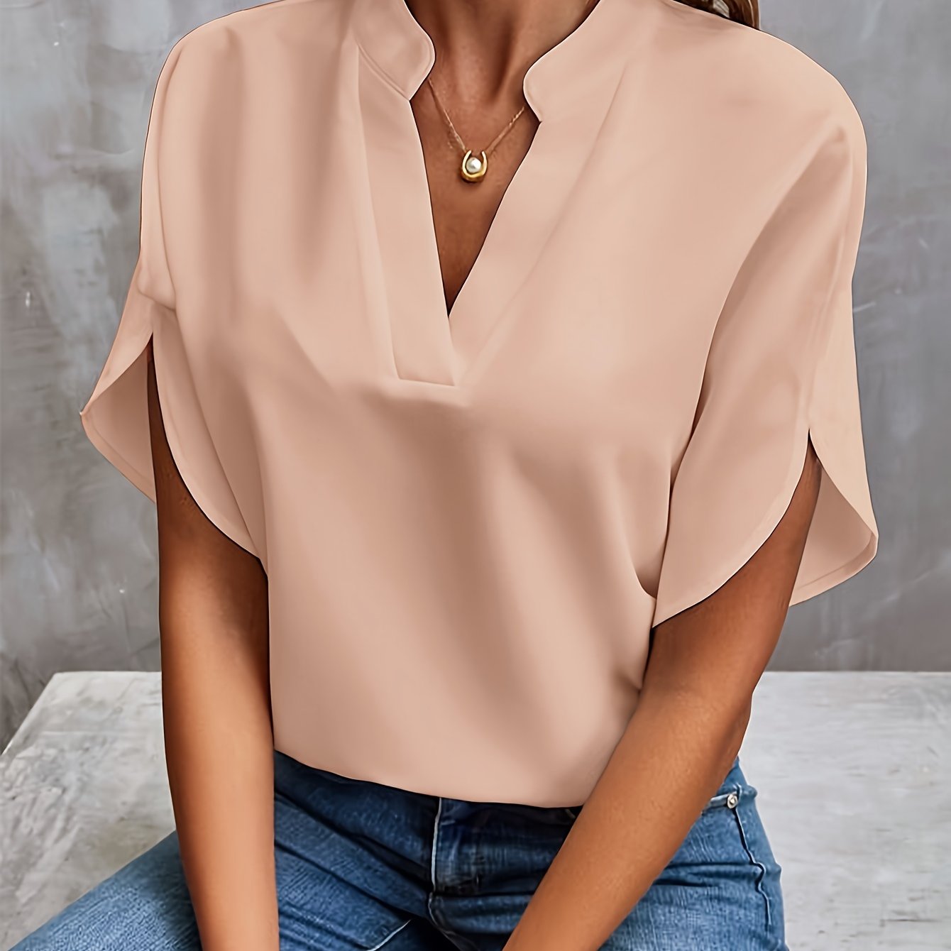 Lightweight Stylish Blouse for Any Occasion