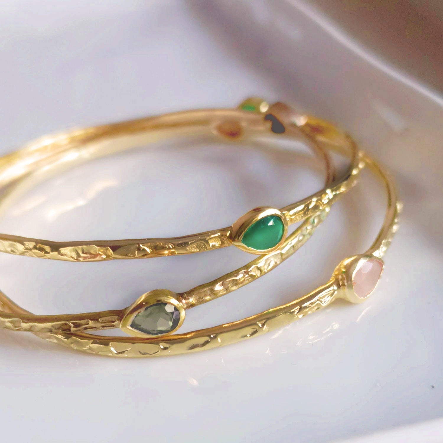 Simi Stacking Bangle - Green Onyx & 22K Gold Plated