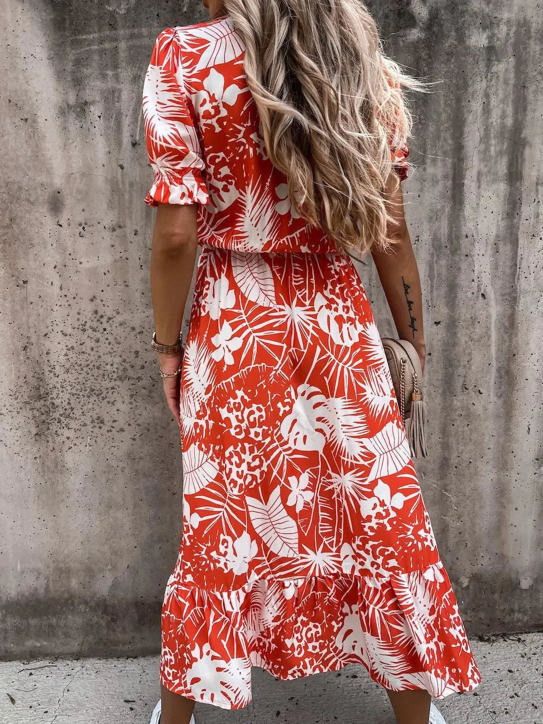 Floral Summer Dress with Buttons & Slit – Feminine & Comfortable
