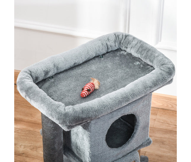 Sturdy base of cat climbing tower

